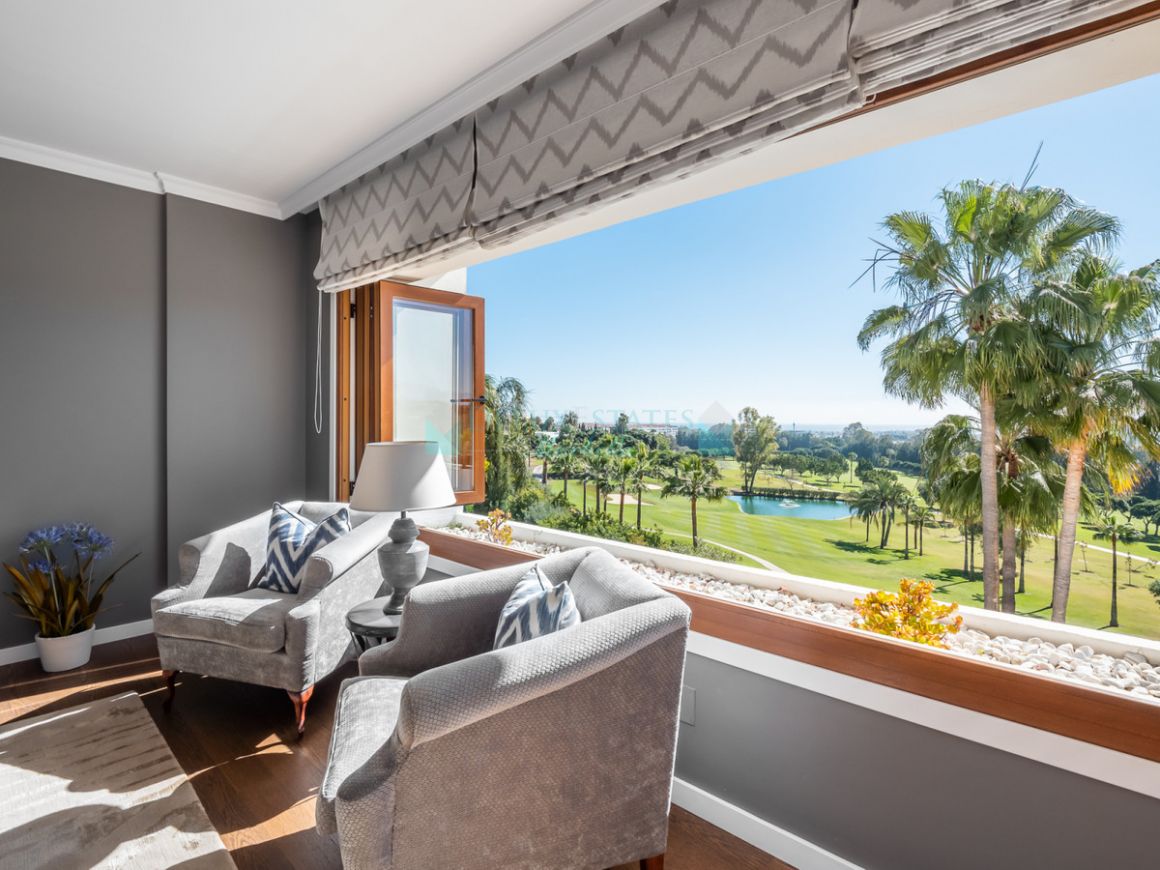 Penthouse for sale in Nueva Andalucia
