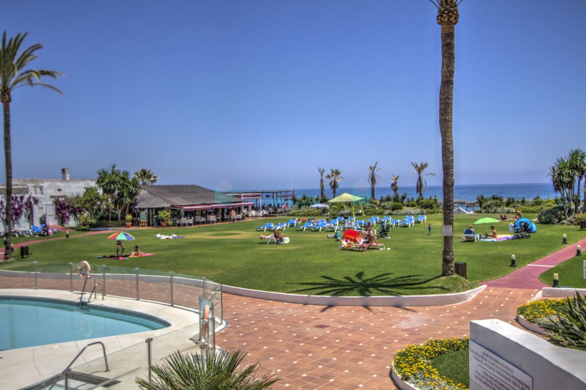 Ground Floor Apartment for sale in New Golden Mile, Estepona