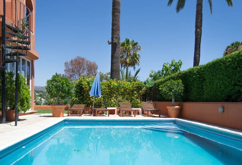 Villa for sale in Rio Real, Marbella East