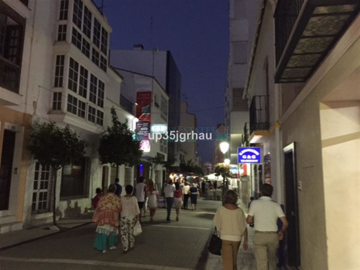 Bar for sale in Estepona