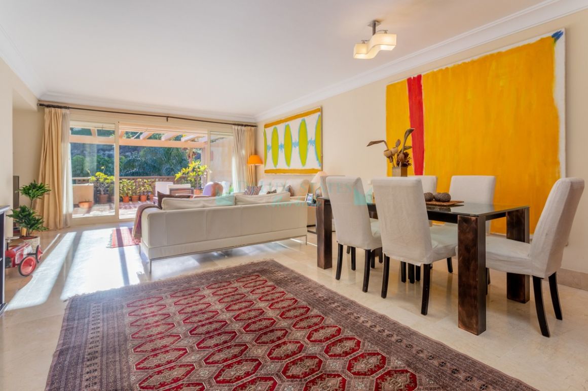 Apartment for sale in Rio Real, Marbella East