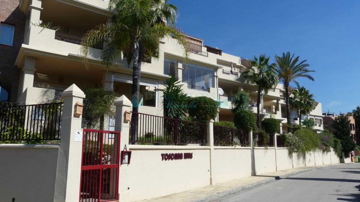 Apartment for sale in Benahavis