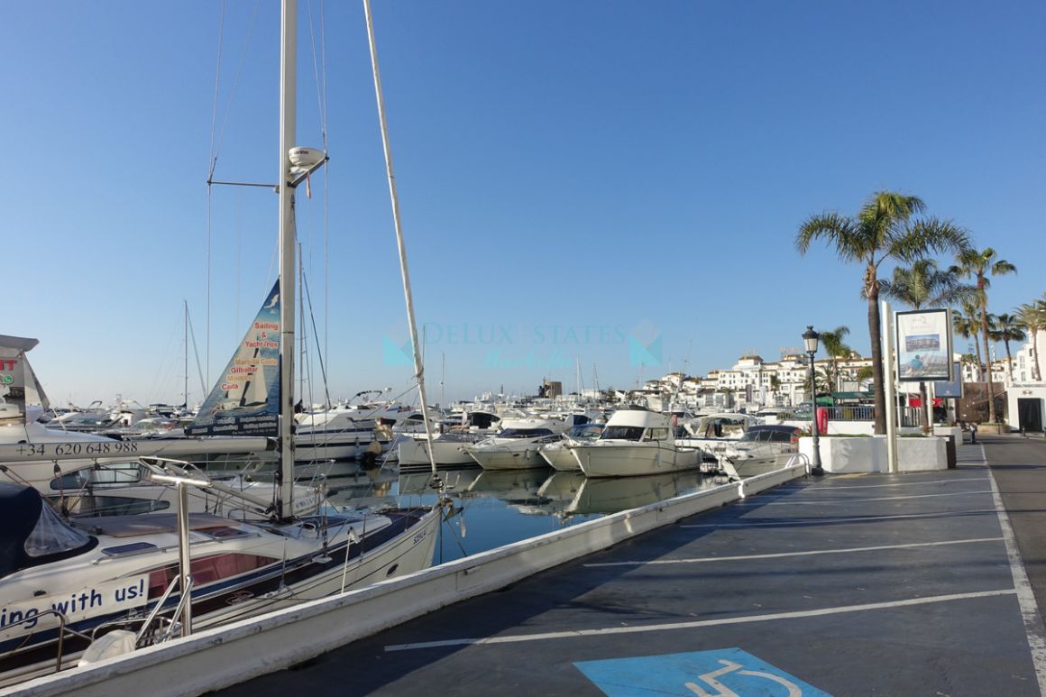 Shopping Centre for sale in Marbella - Puerto Banus