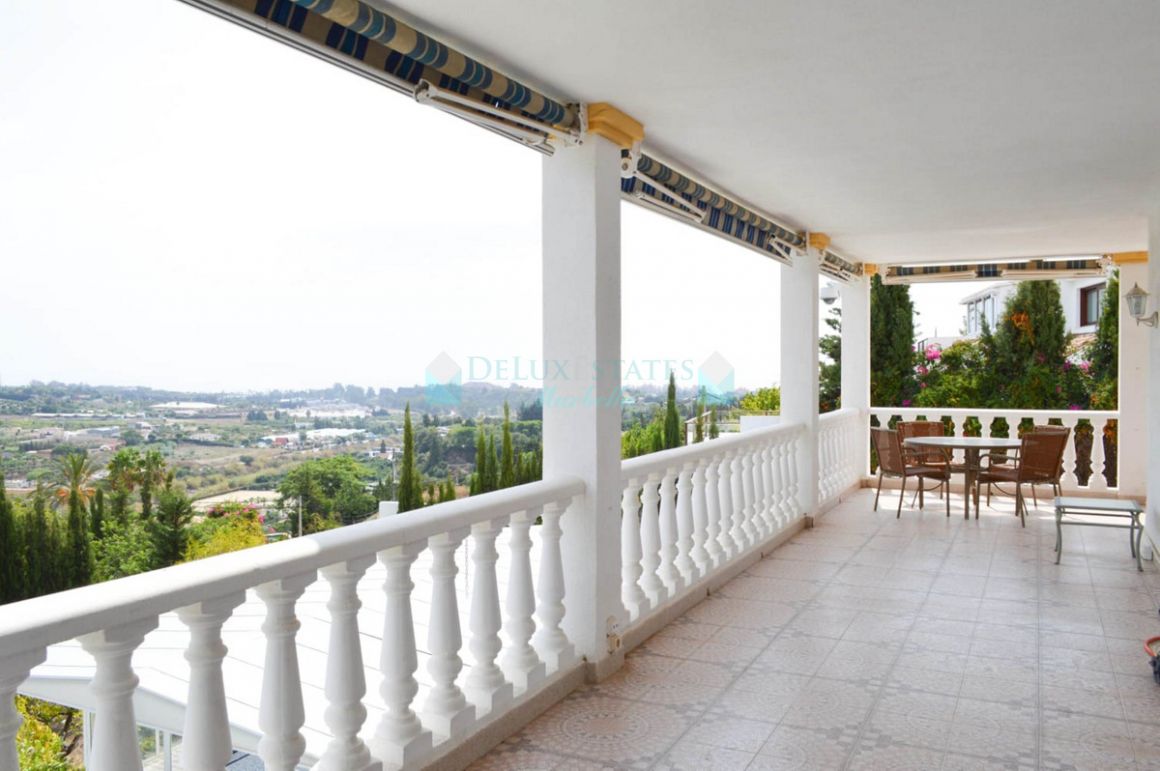 Villa for rent in Estepona
