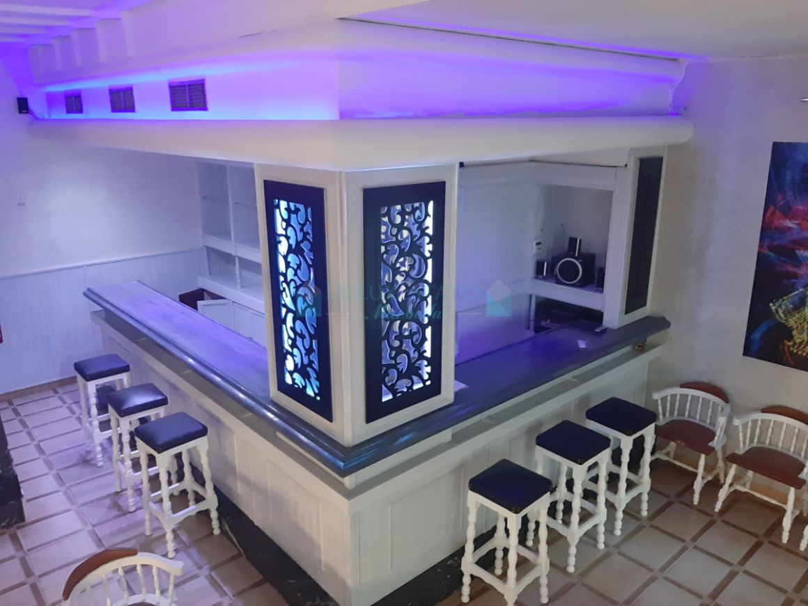 Bar for sale in Estepona