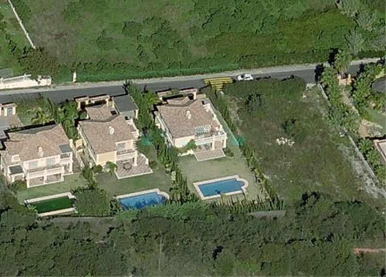 Residential Plot for sale in Nueva Andalucia