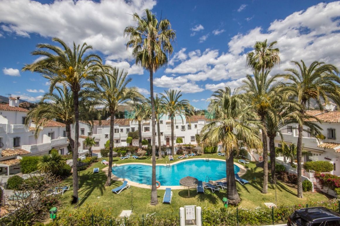 Town House for sale in Nueva Andalucia