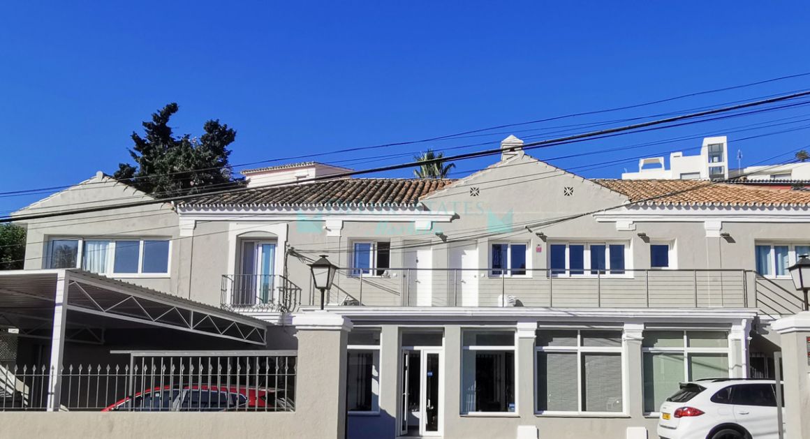 Office for sale in Nueva Andalucia