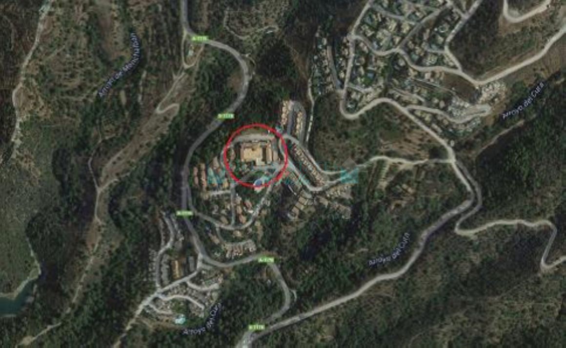 Hotel for sale in Istan