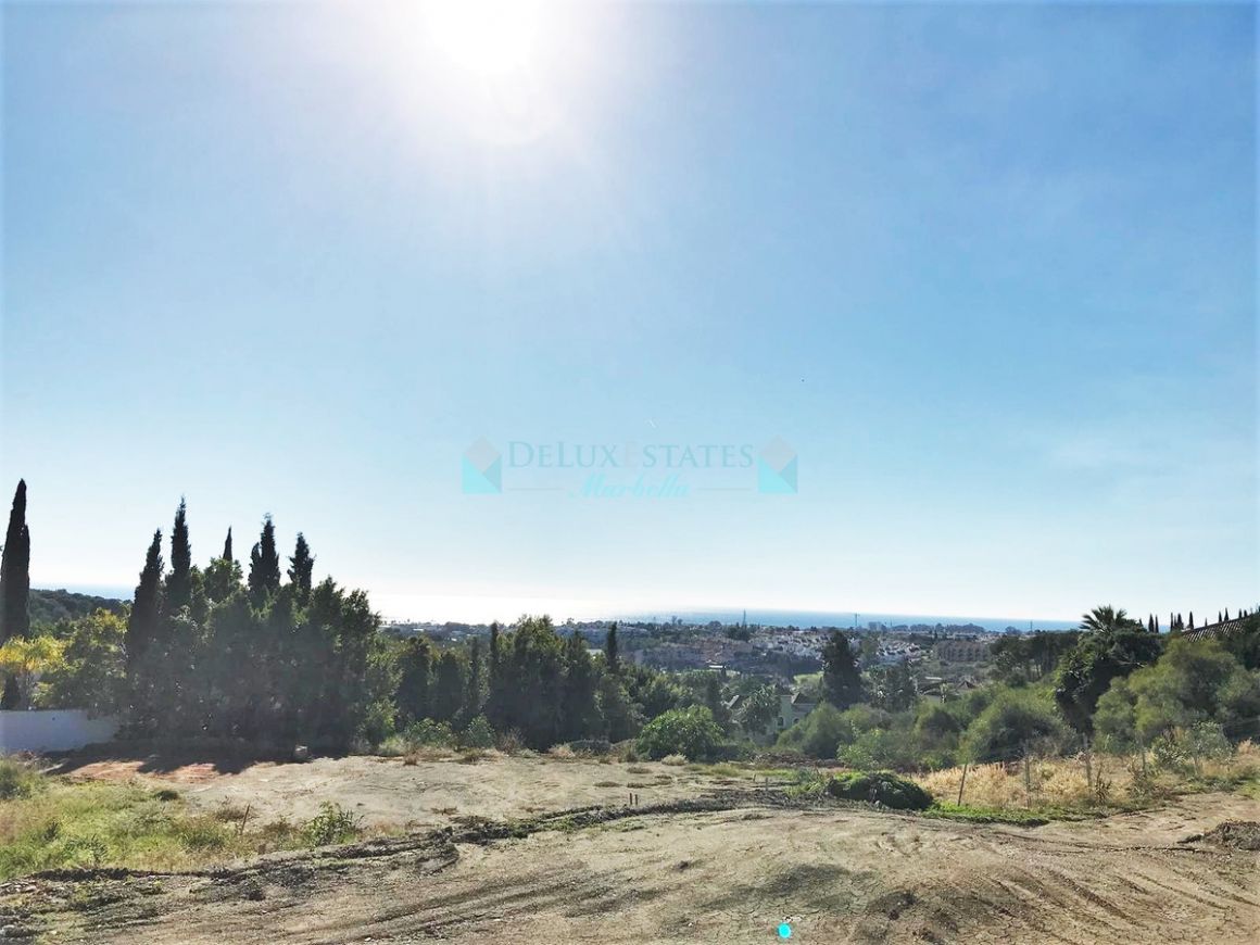 Residential Plot for sale in El Paraiso, Estepona