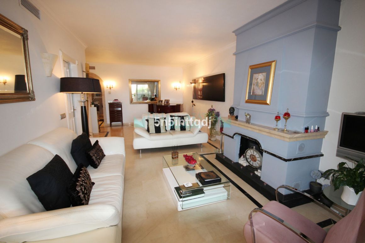 Apartment for sale in Nueva Andalucia