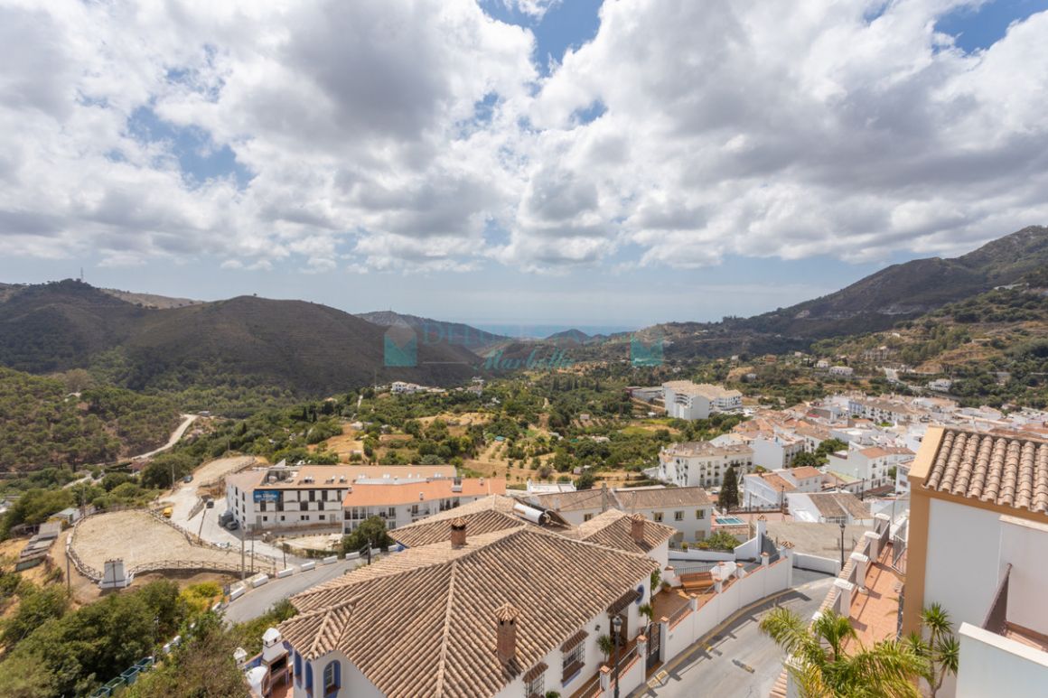 Villa for sale in Ojen