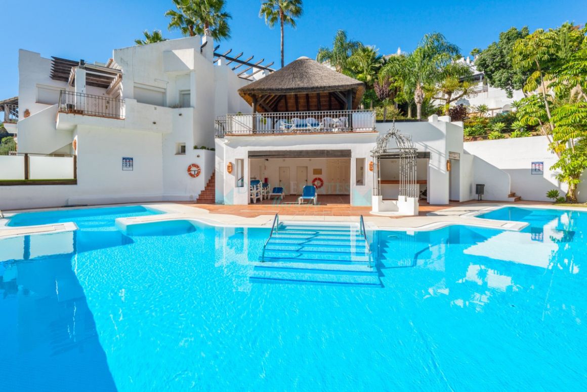 Town House for sale in Istan