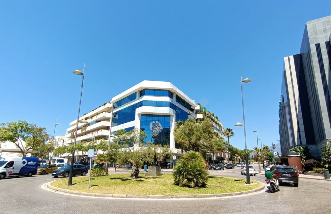 Office for sale in Marbella - Puerto Banus