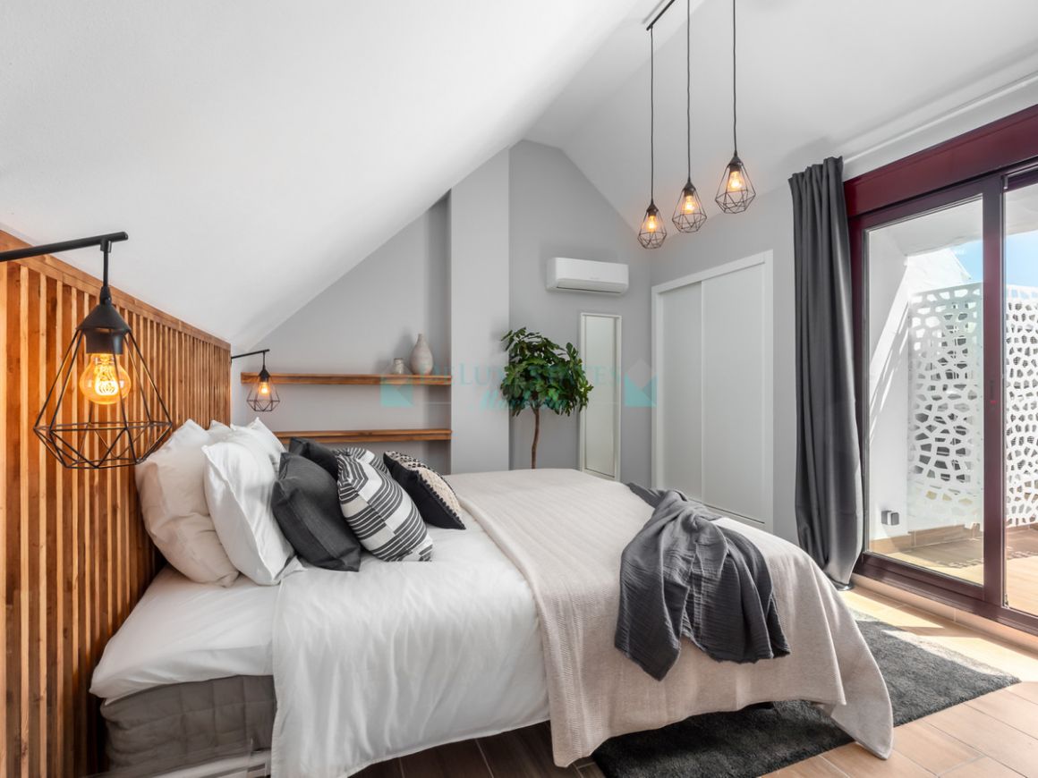 Penthouse for rent in Nueva Andalucia