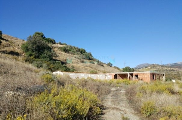 Industrial Land for sale in Estepona