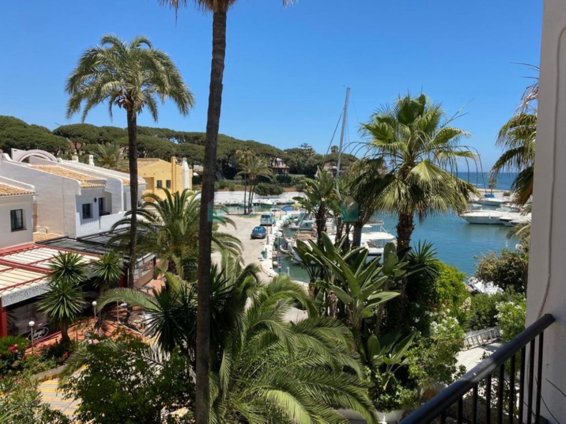 Studio for sale in Cabopino, Marbella East