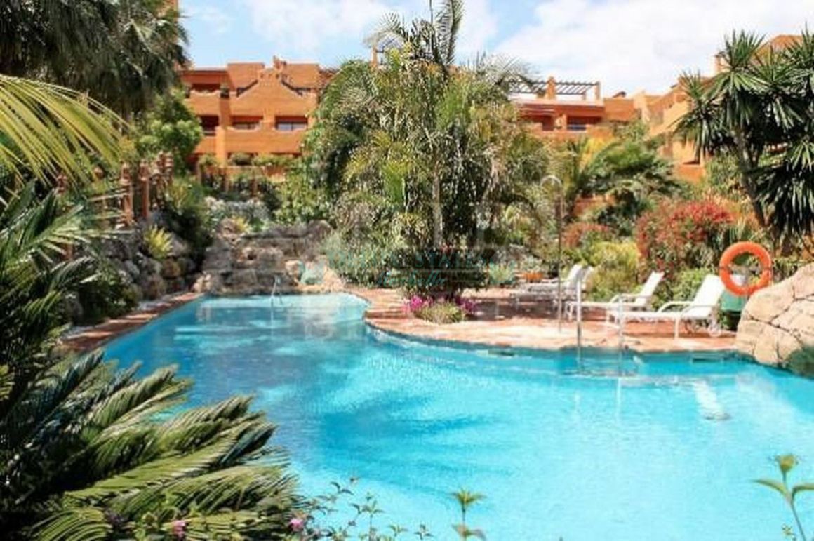 Ground Floor Apartment for sale in Benahavis