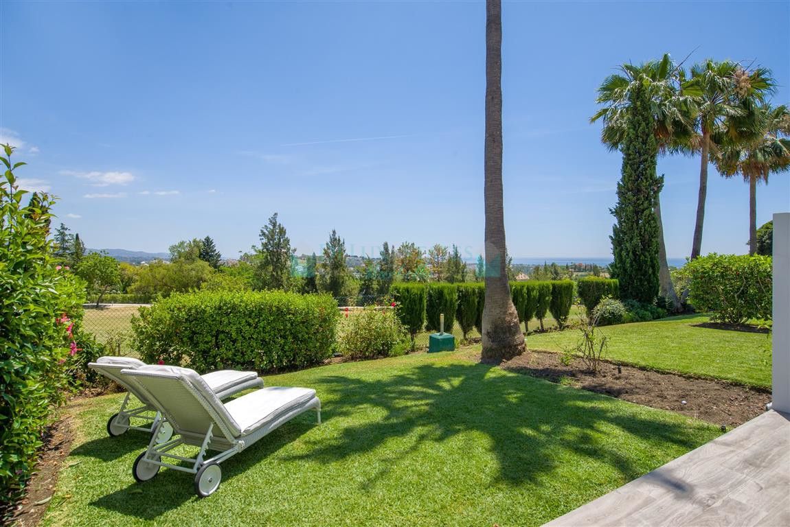 Semi Detached Villa for sale in La Quinta, Benahavis