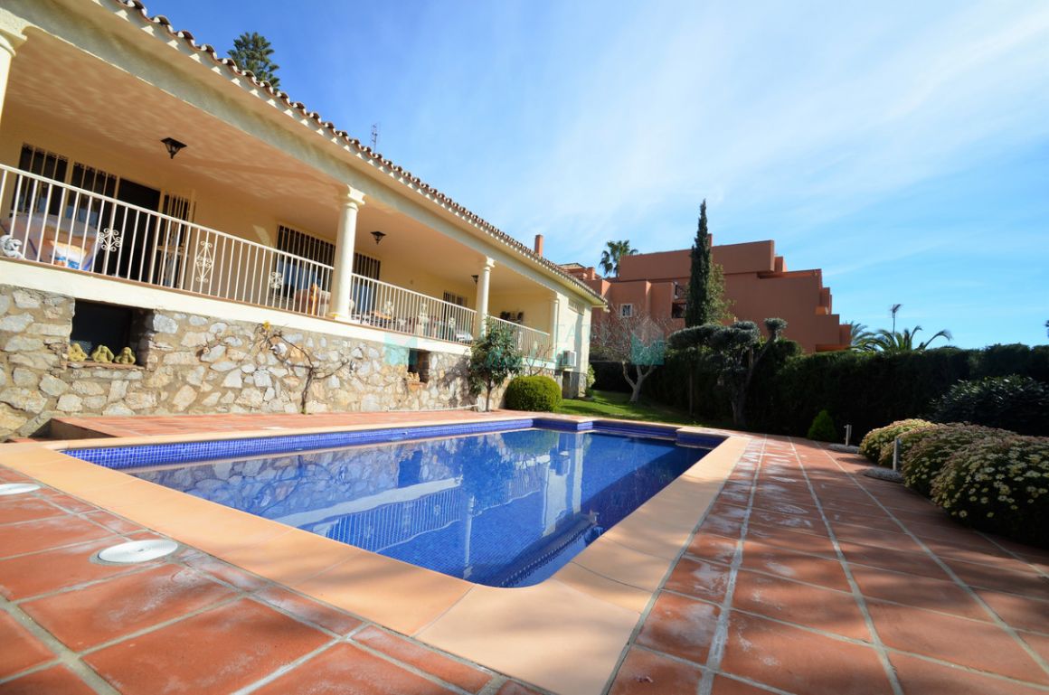 Villa for sale in Artola, Marbella East