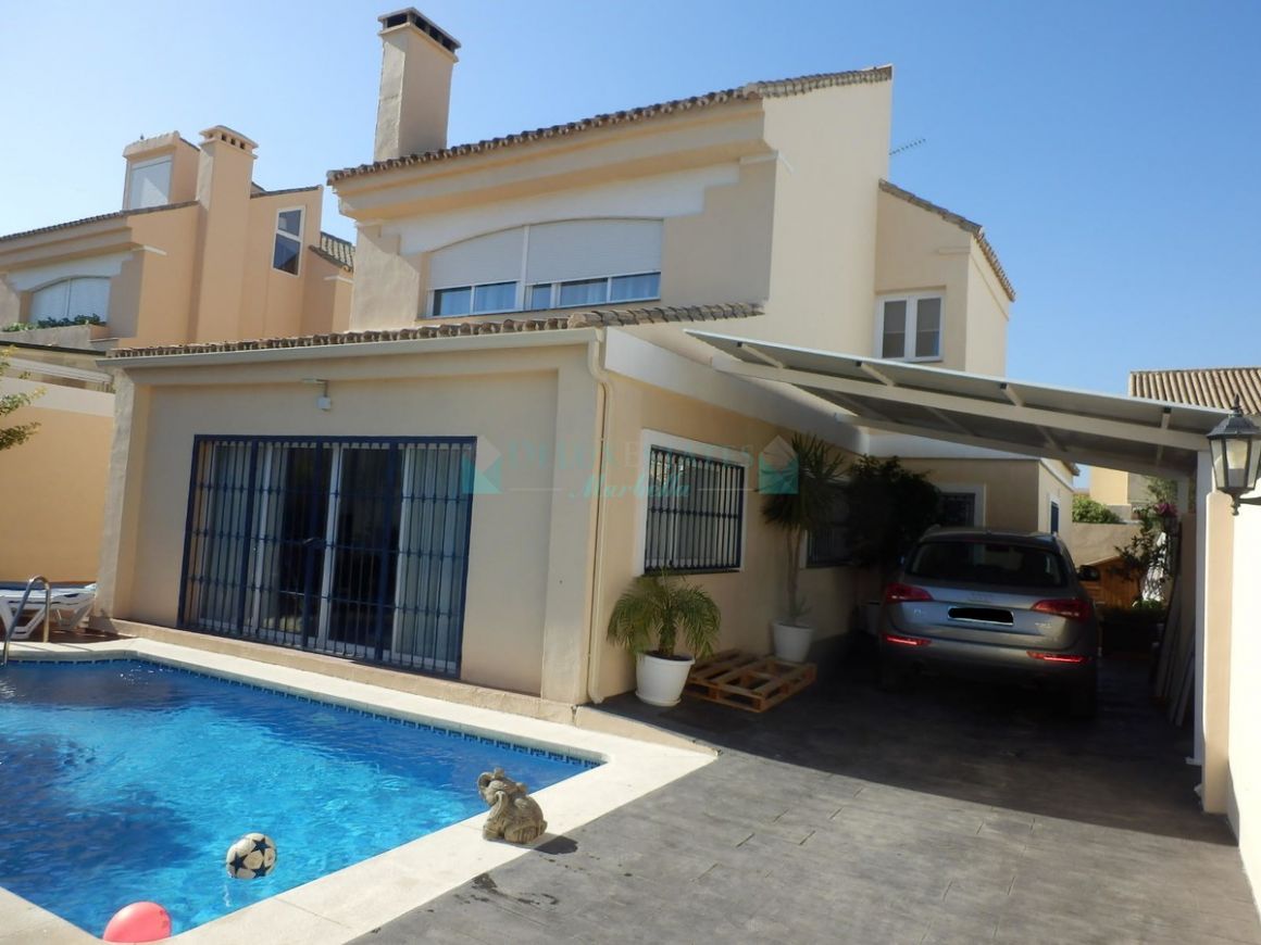 Villa for sale in New Golden Mile, Estepona