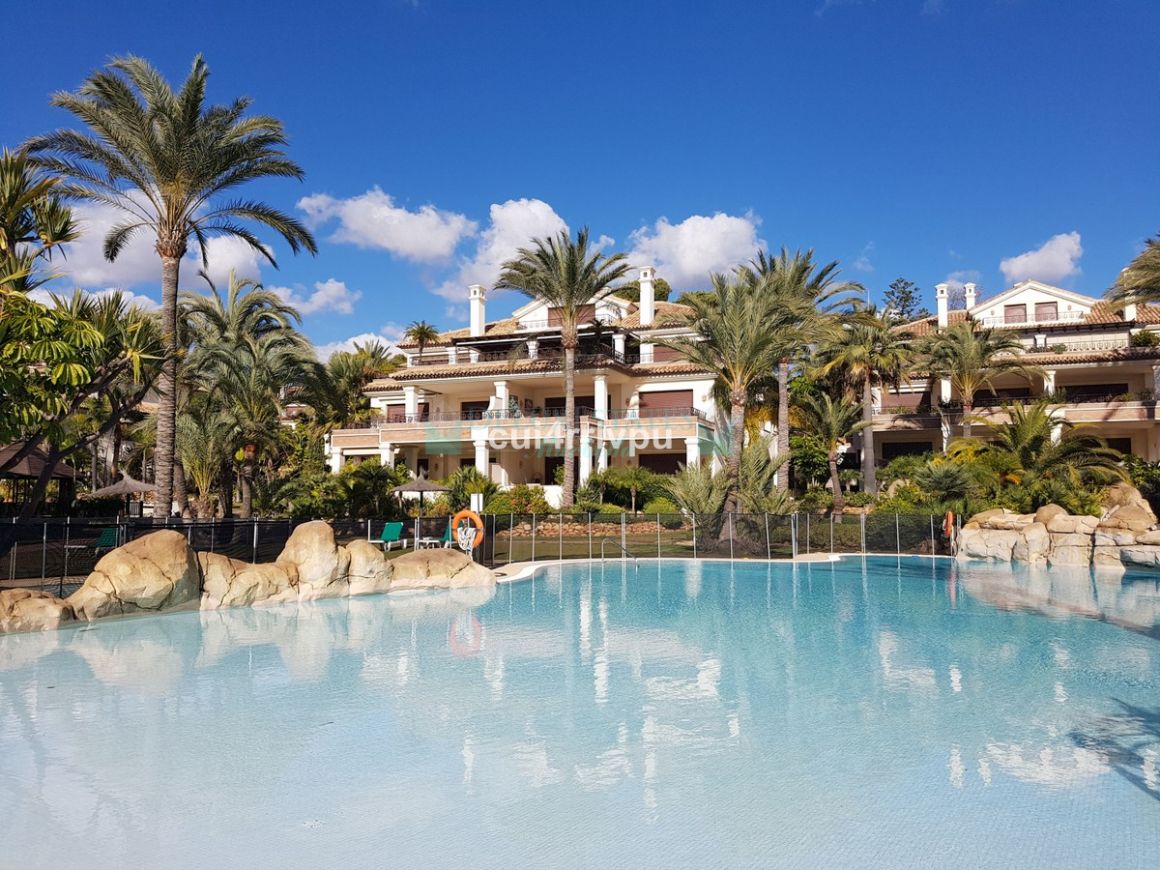 Apartment for sale in Los Monteros, Marbella East