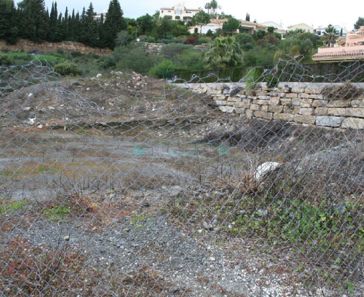Residential Plot for sale in El Paraiso, Estepona