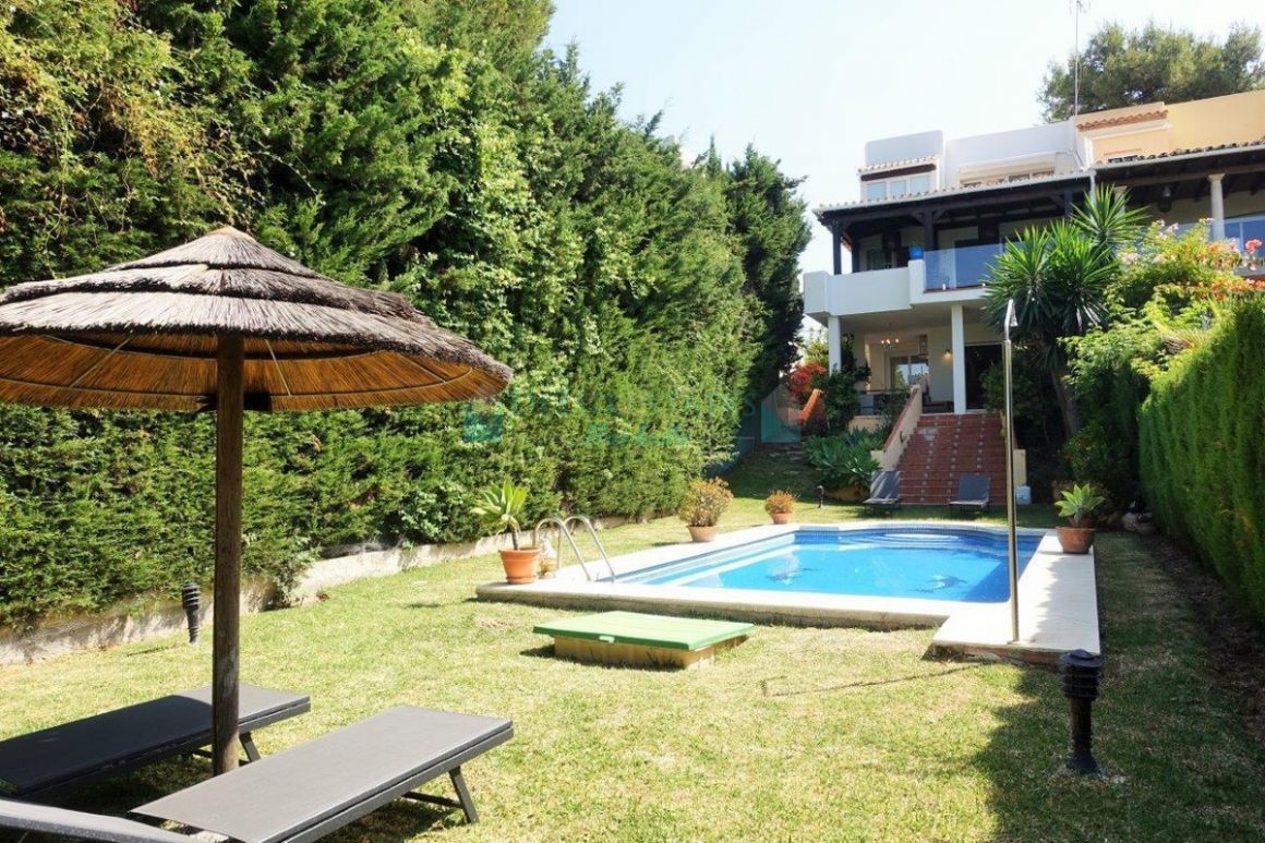 Semi Detached Villa for rent in Nueva Andalucia