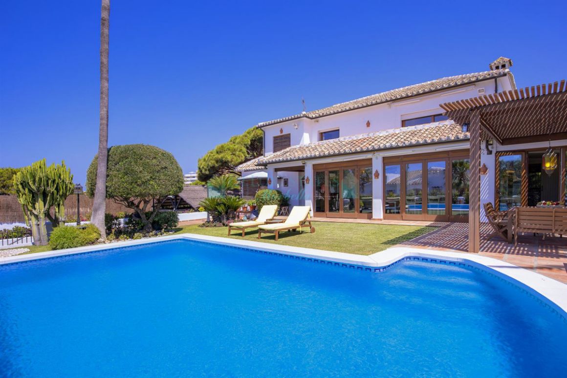 Villa for sale in Marbesa, Marbella East