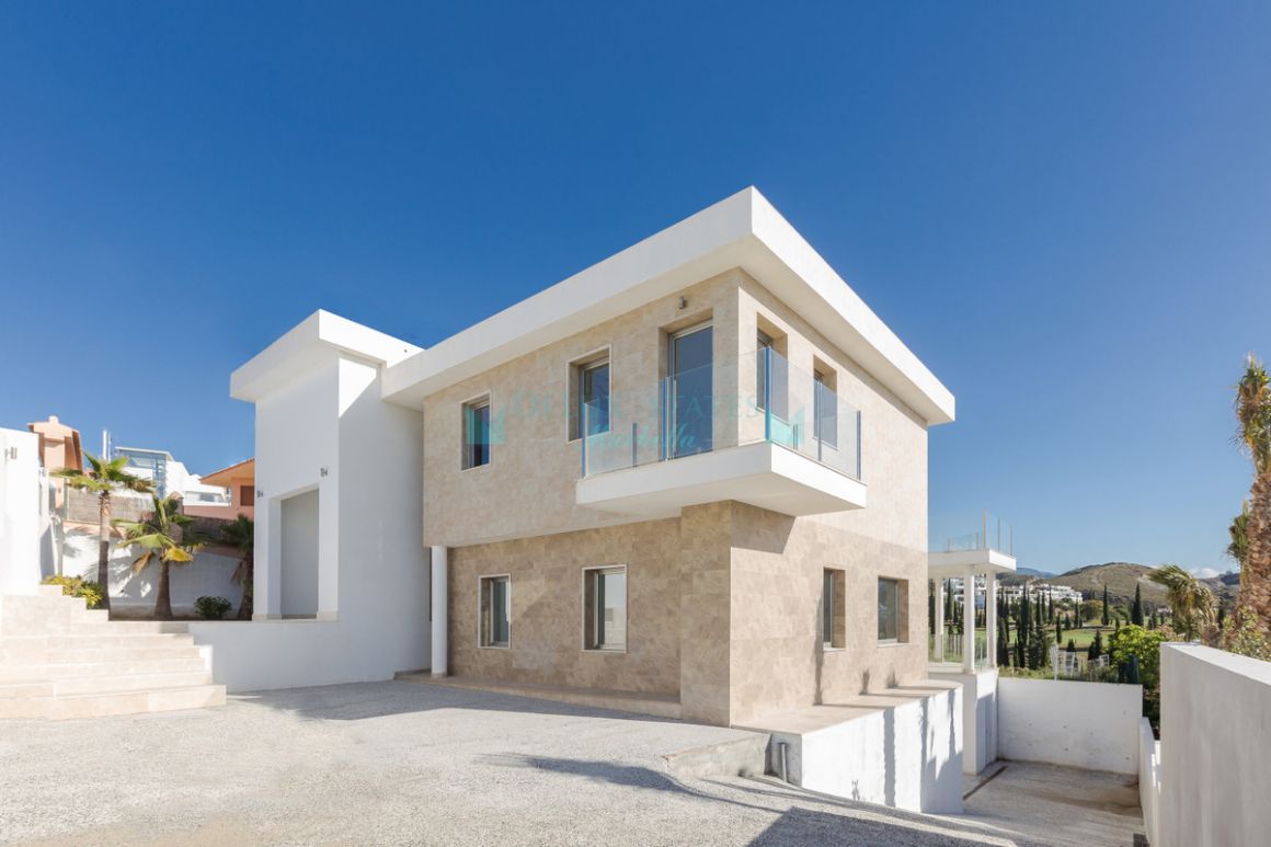Villa for sale in Los Flamingos, Benahavis