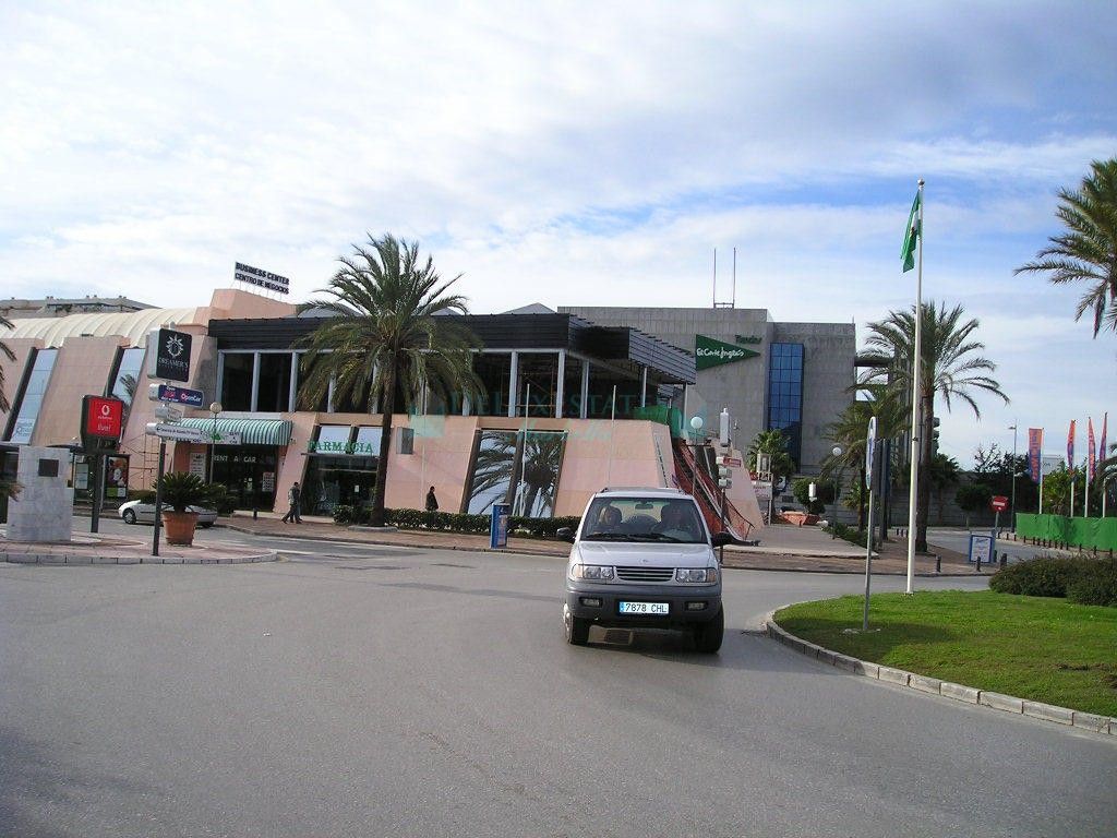 Commercial Premises for rent in Marbella - Puerto Banus