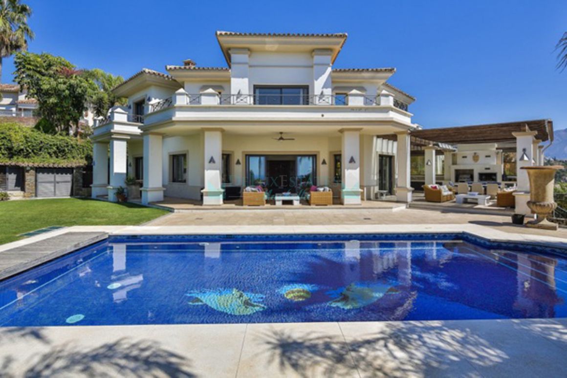 Villa for rent in Los Arqueros, Benahavis