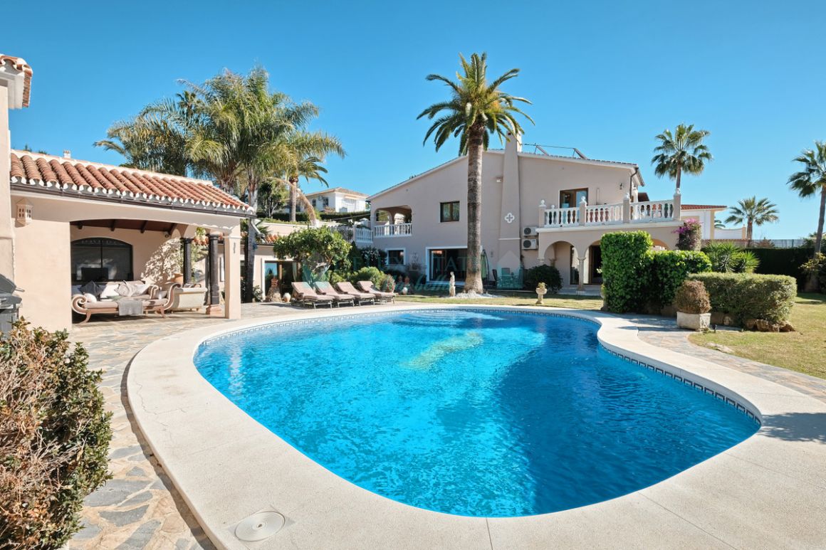 Villa for sale in Elviria, Marbella East