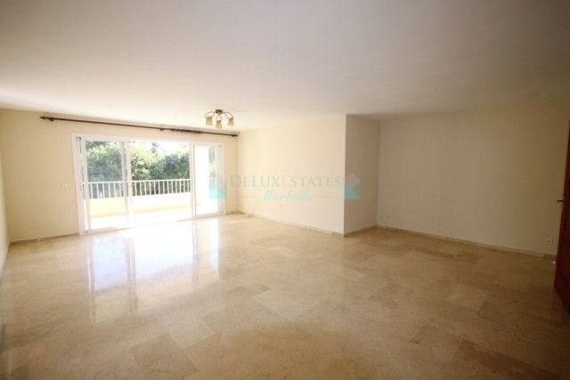 Ground Floor Apartment for sale in Nueva Andalucia