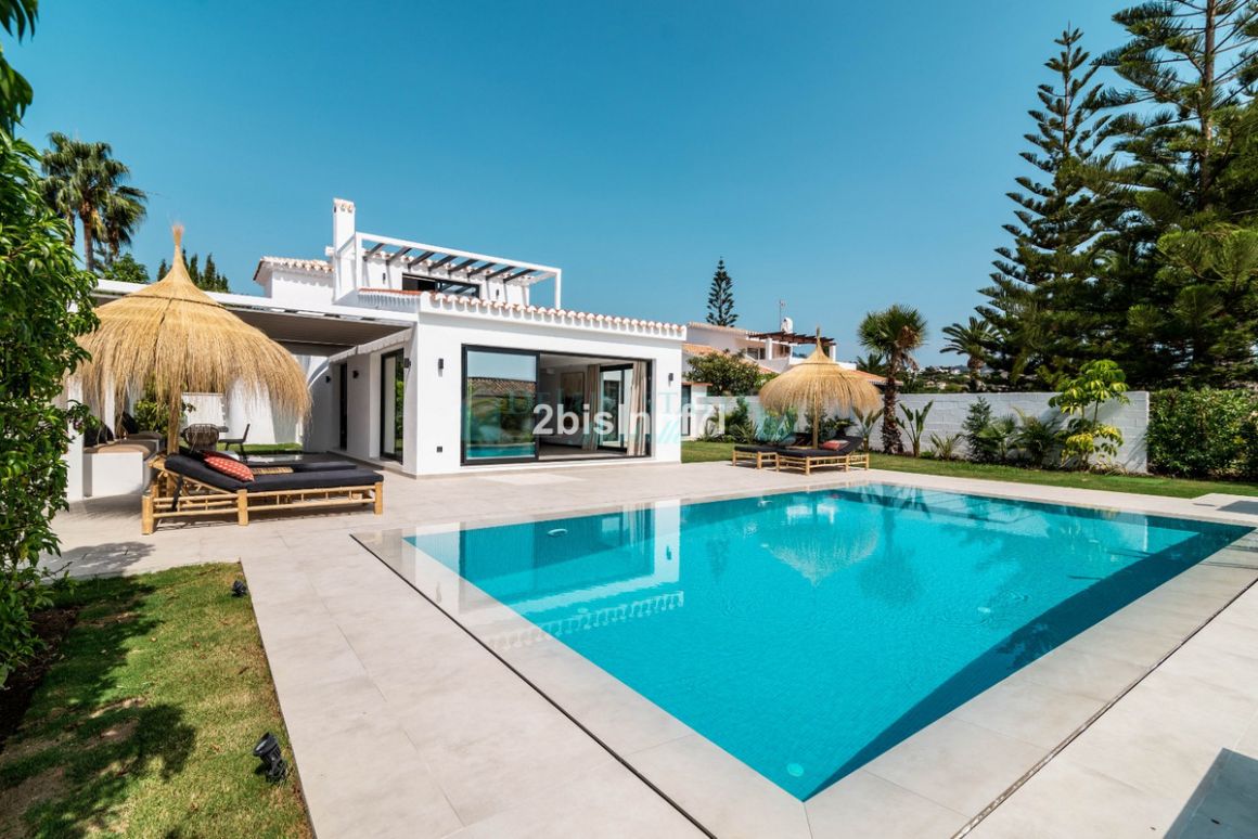 Villa for sale in Elviria, Marbella East