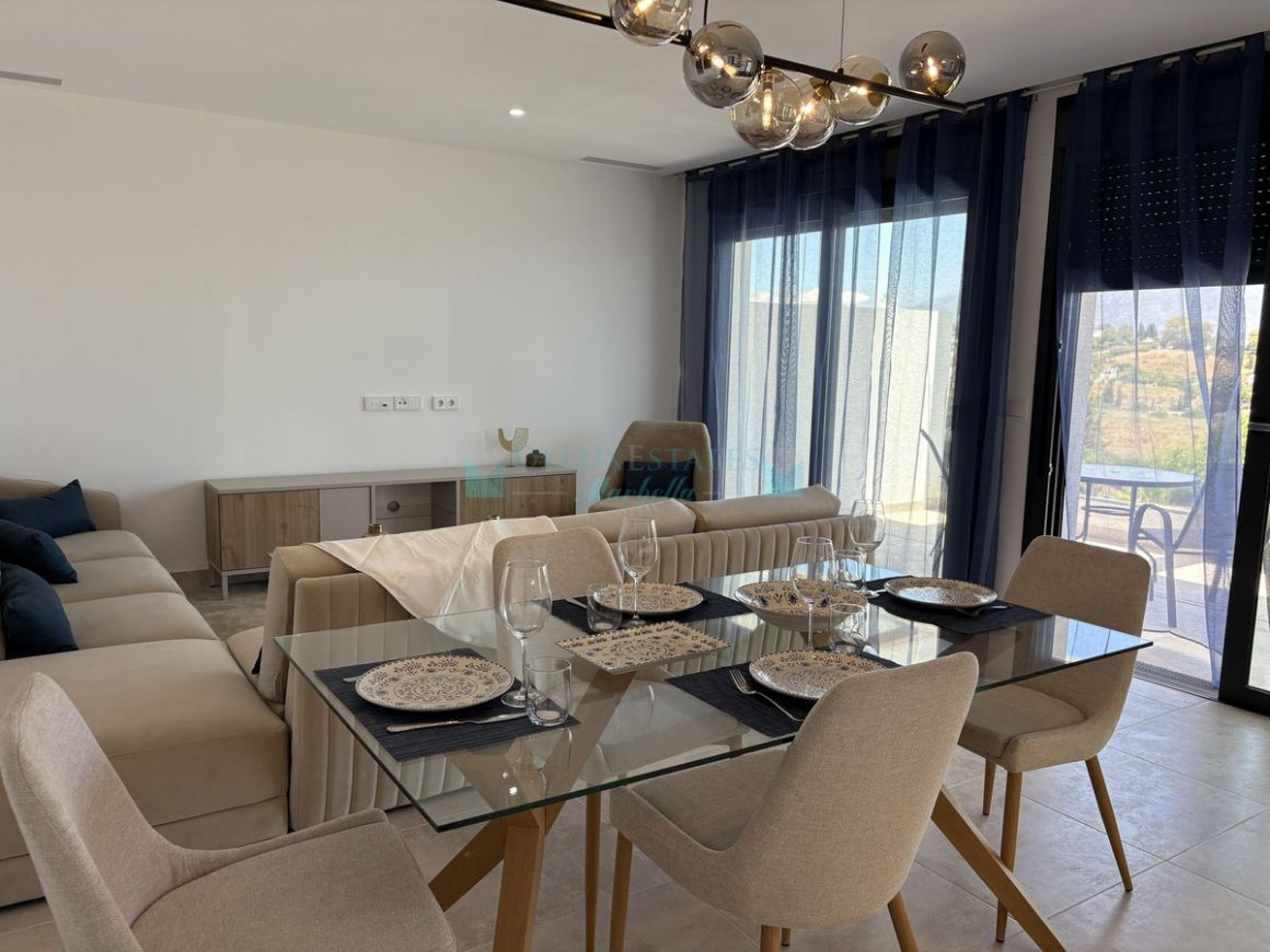 Apartment for rent in Atalaya, Estepona