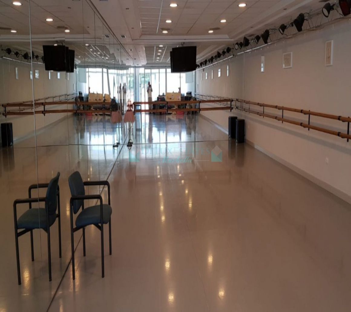 Commercial Premises for sale in Estepona