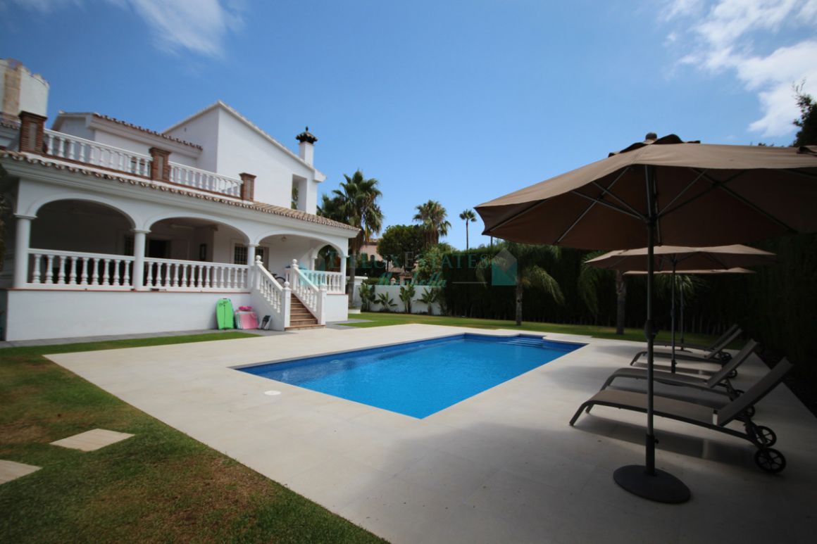 Villa for rent in Nueva Andalucia