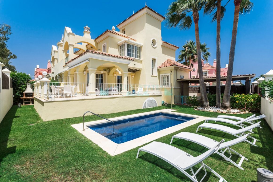 Semi Detached Villa for rent in Marbella - Puerto Banus