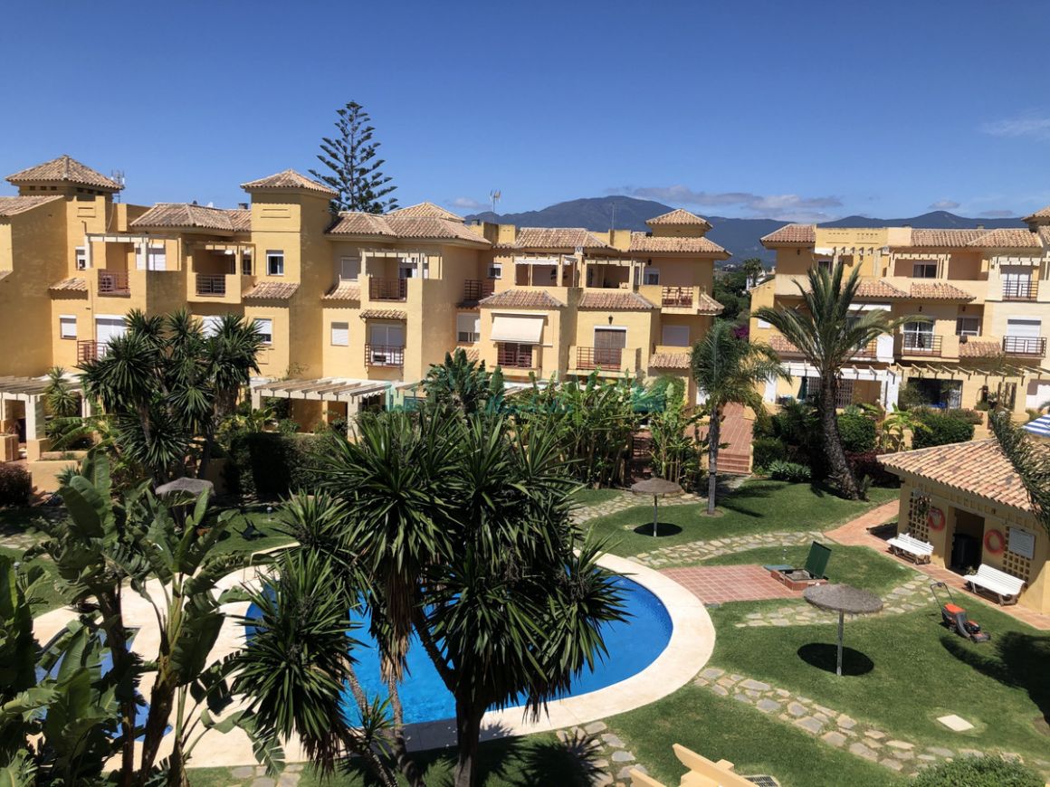 Town House for sale in Estepona