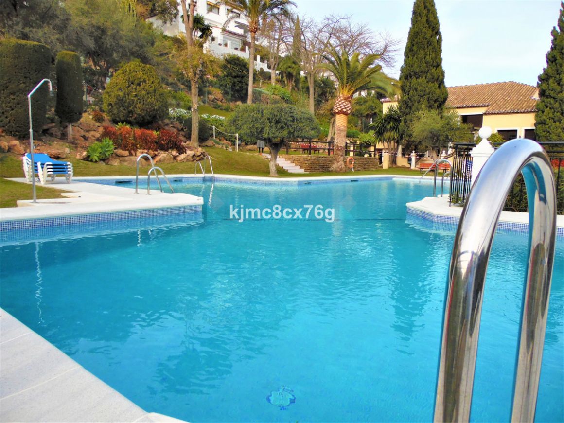 Ground Floor Apartment for sale in Benahavis
