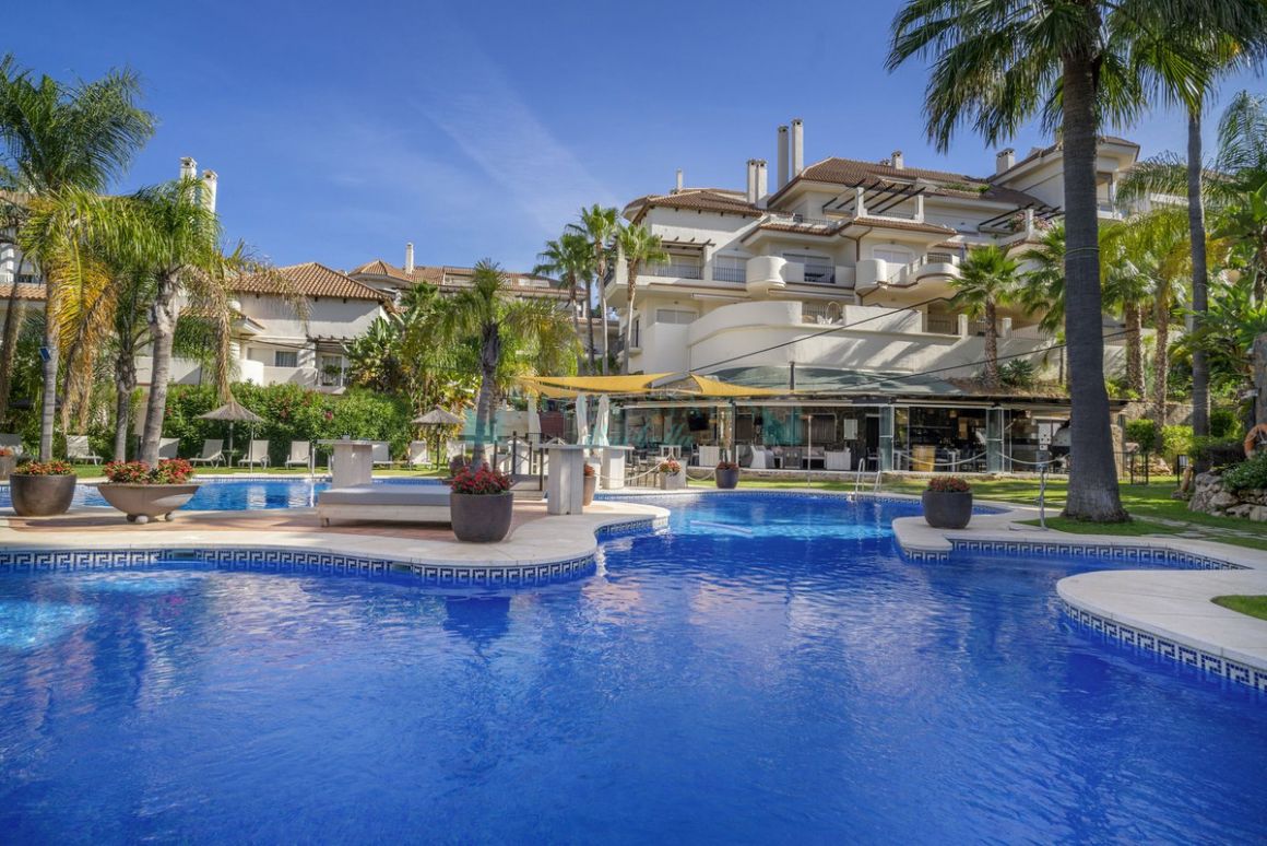 Ground Floor Apartment for sale in Nueva Andalucia