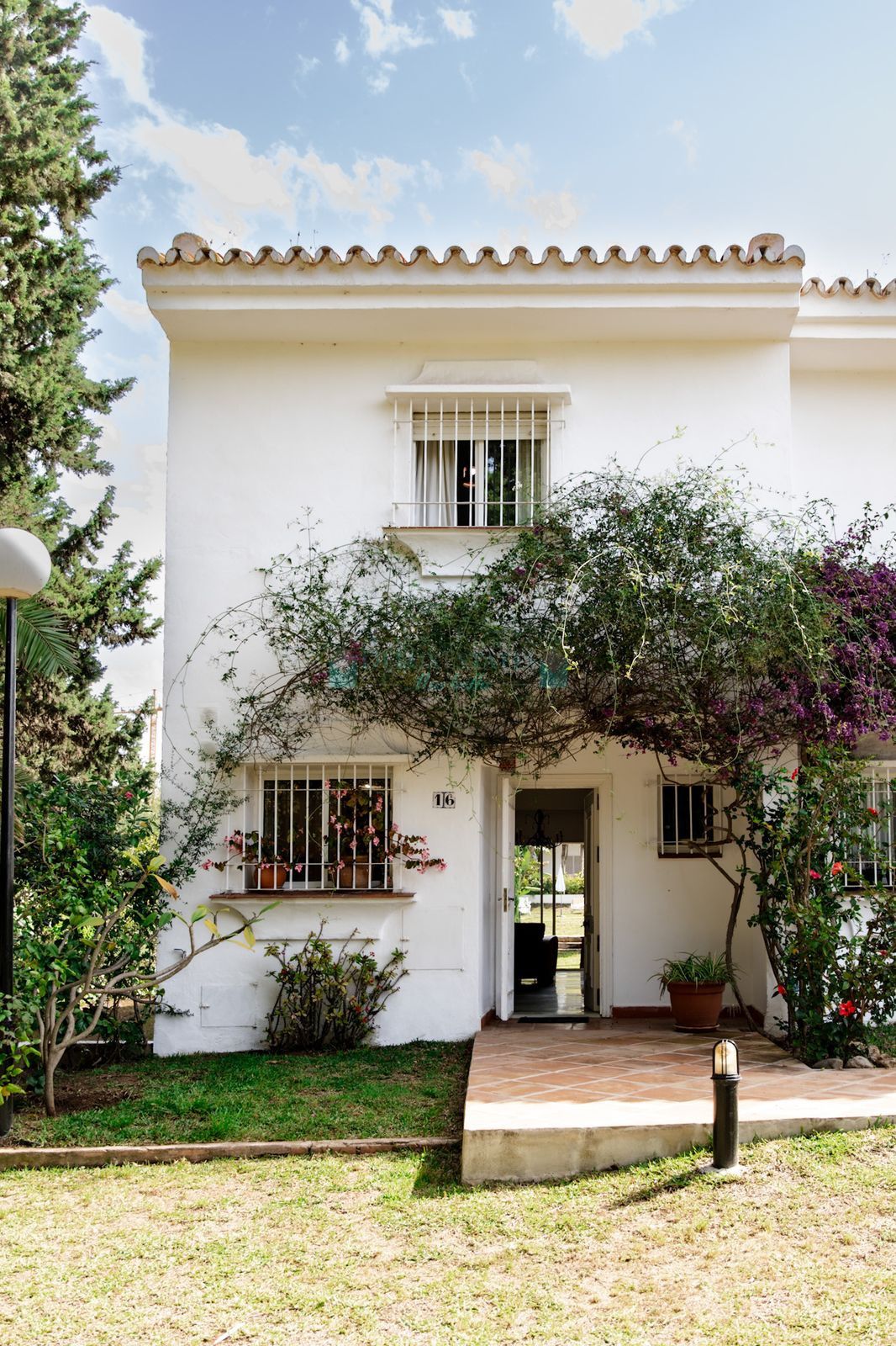 Town House for sale in Cabopino, Marbella East