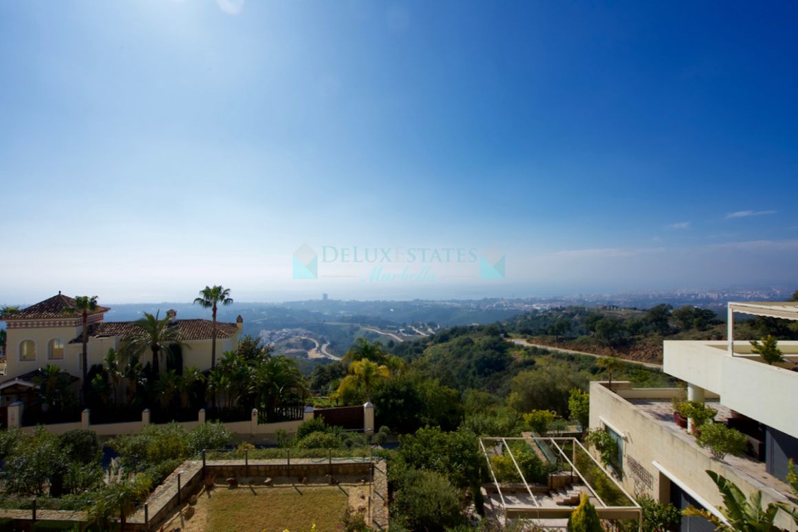 Penthouse for sale in Los Altos de los Monteros, Marbella East