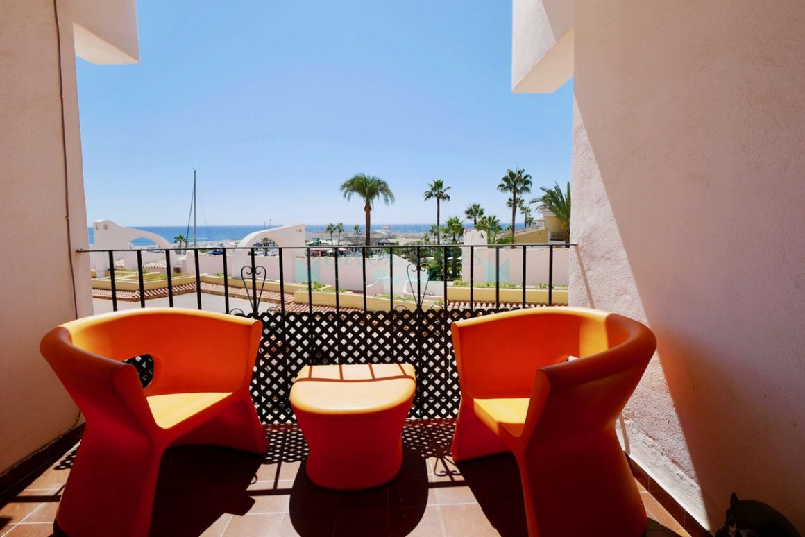 Apartment in Cabopino, Marbella East