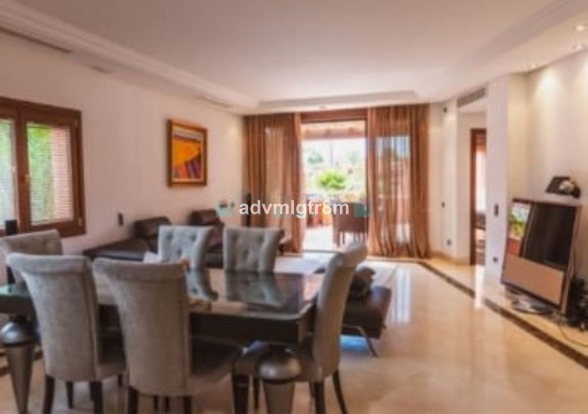 Penthouse for rent in New Golden Mile, Estepona
