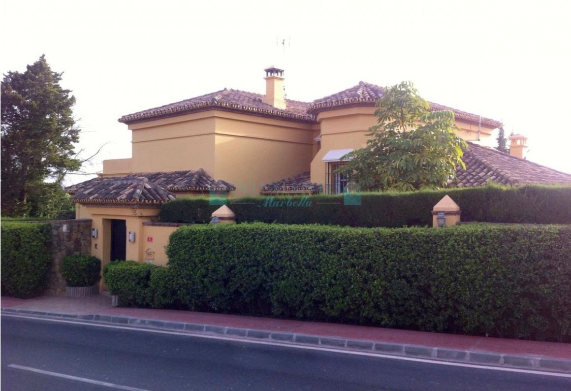Villa for rent in Nueva Andalucia