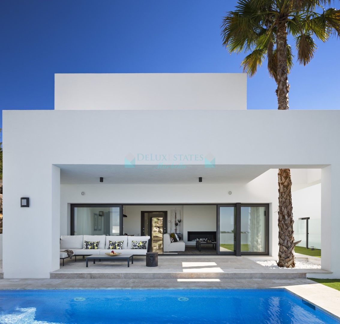 Villa for sale in Benahavis