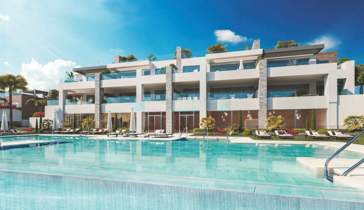 Penthouse for sale in Cabopino, Marbella East