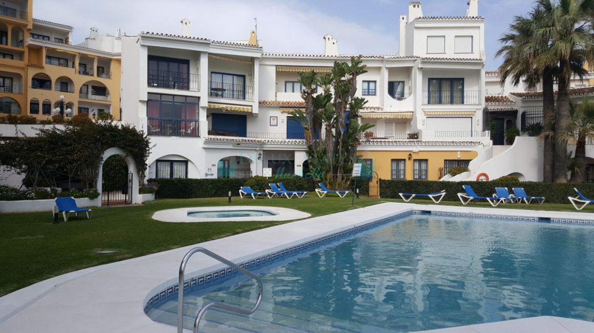 Ground Floor Apartment for sale in Cabopino, Marbella East